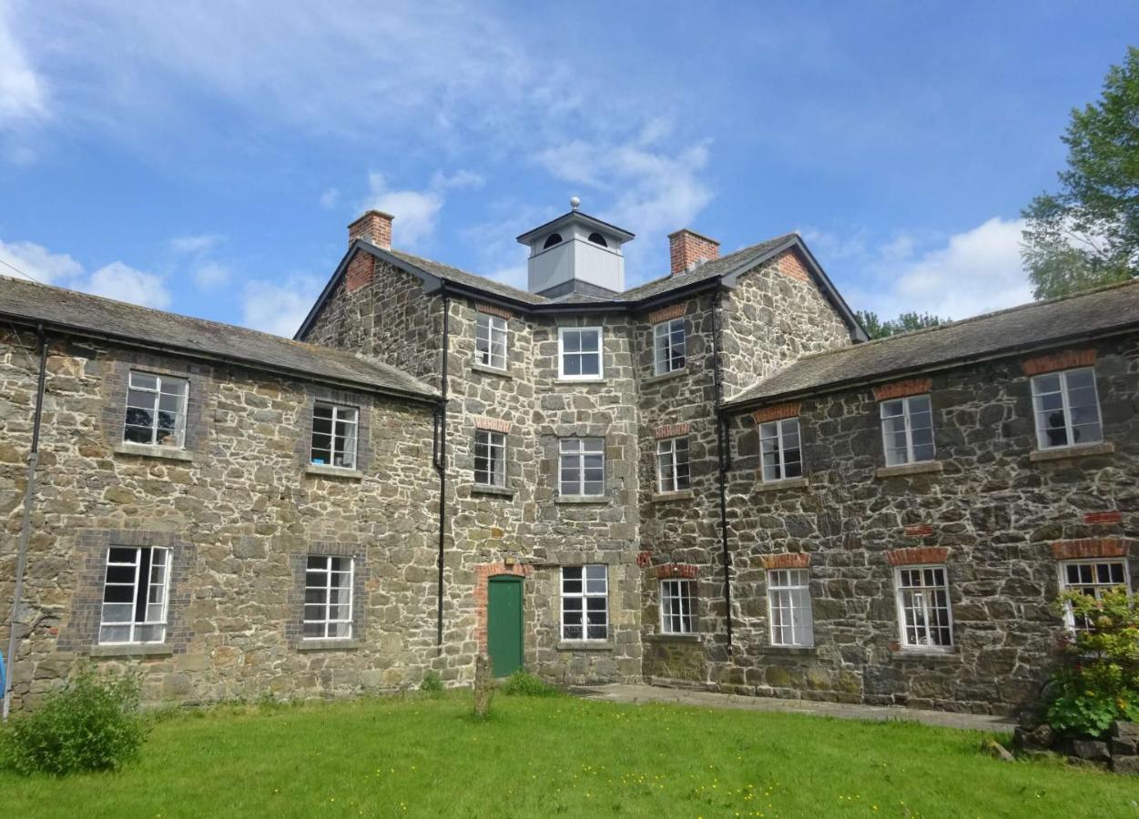 Llanfyllin Workhouse - Y Dolydd旅舍 外观 照片